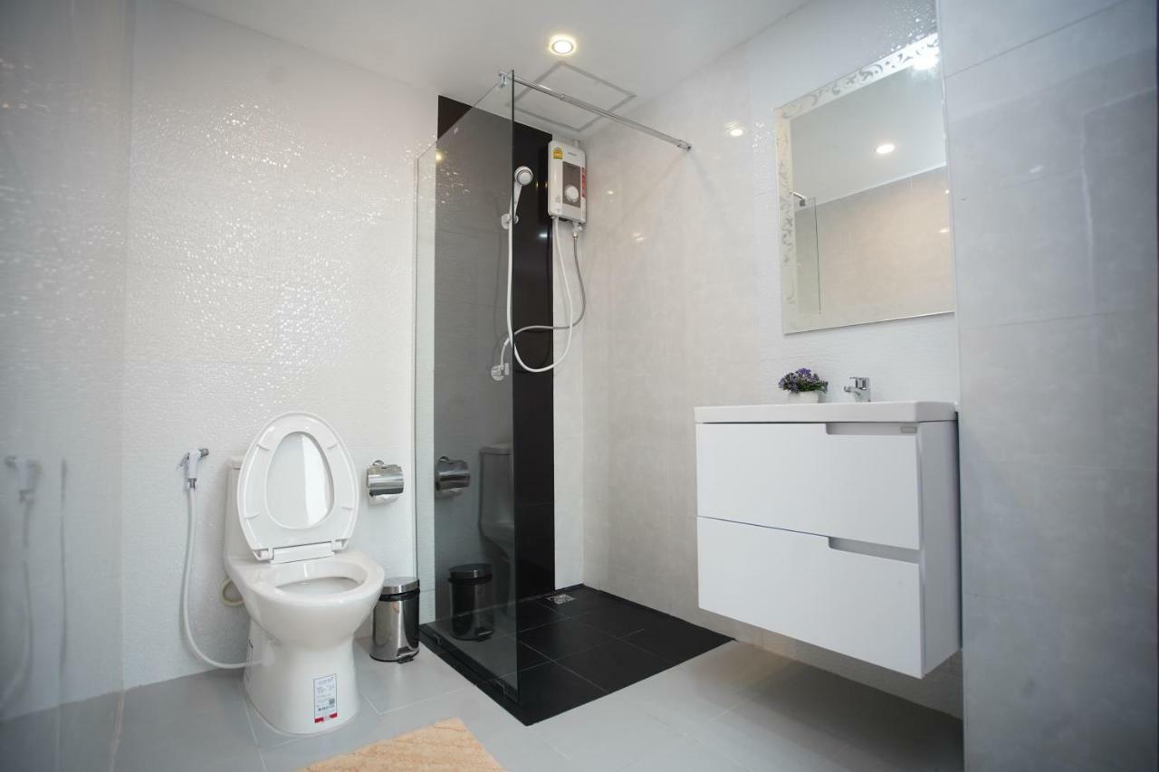 Tisa Hotel Udonthani Екстер'єр фото